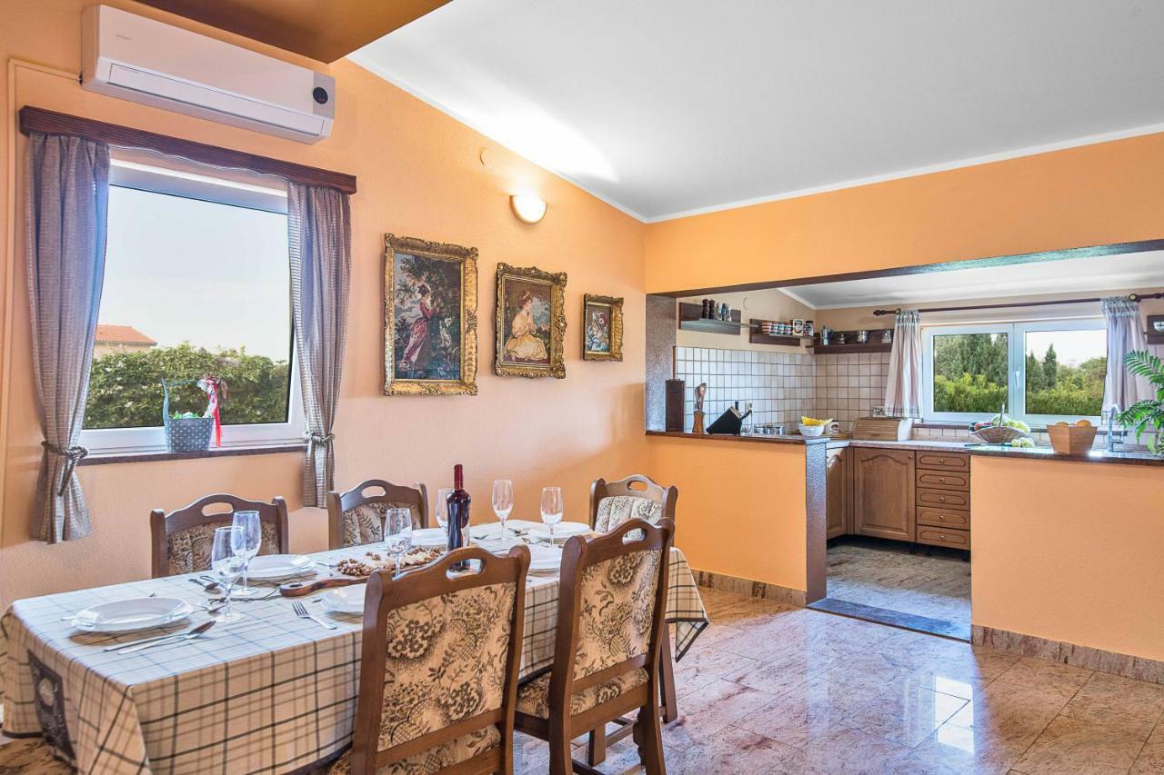 Villa Haus Rustica Pula Exterior foto